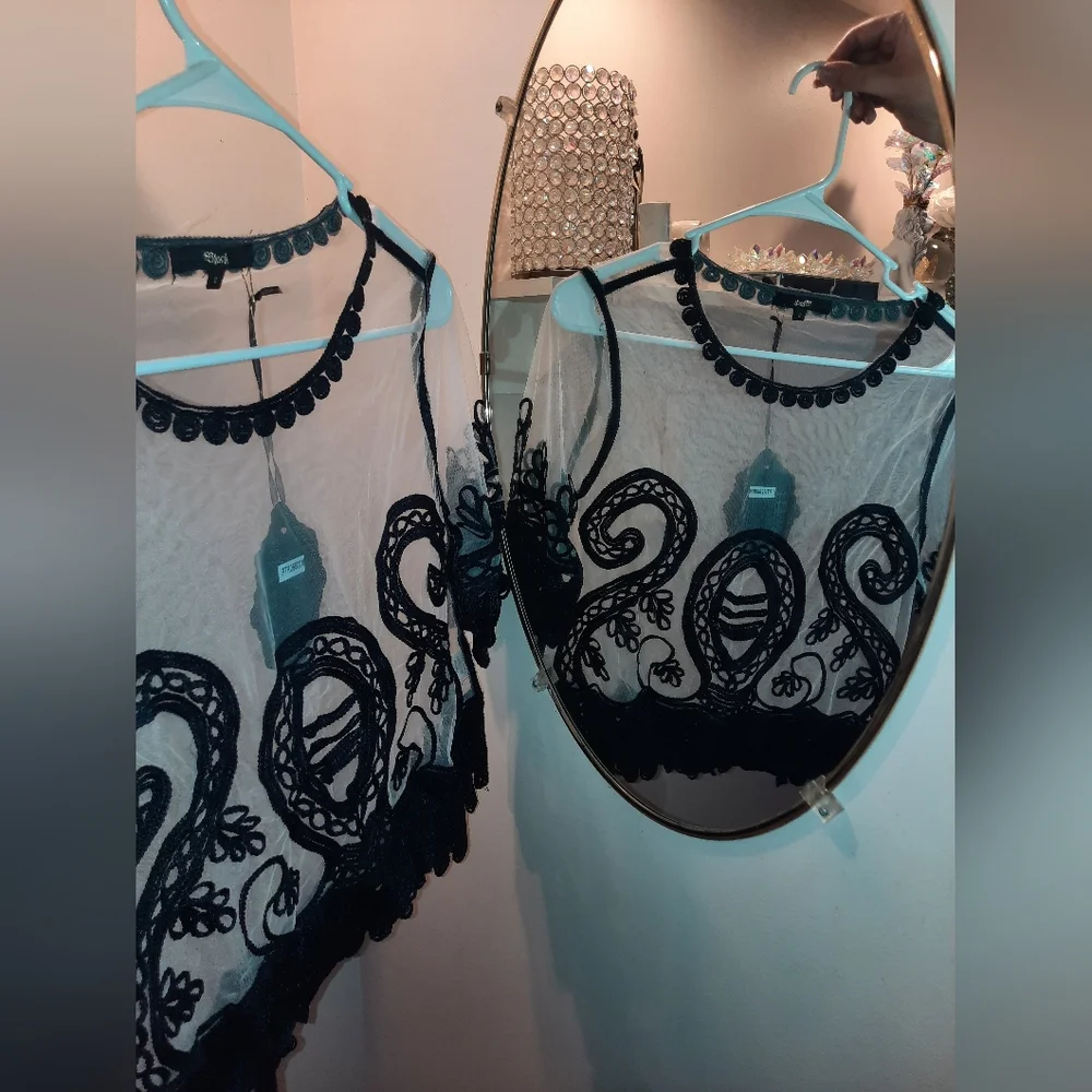 black sheer mesh crop top🖤 - Picture 6 of 8